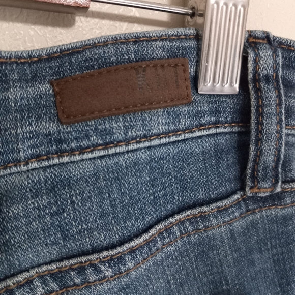 Kut from the Kloth 12 34x27 Distressed High Rise Cuffed Soft Feel Jeans - Picture 4 of 12